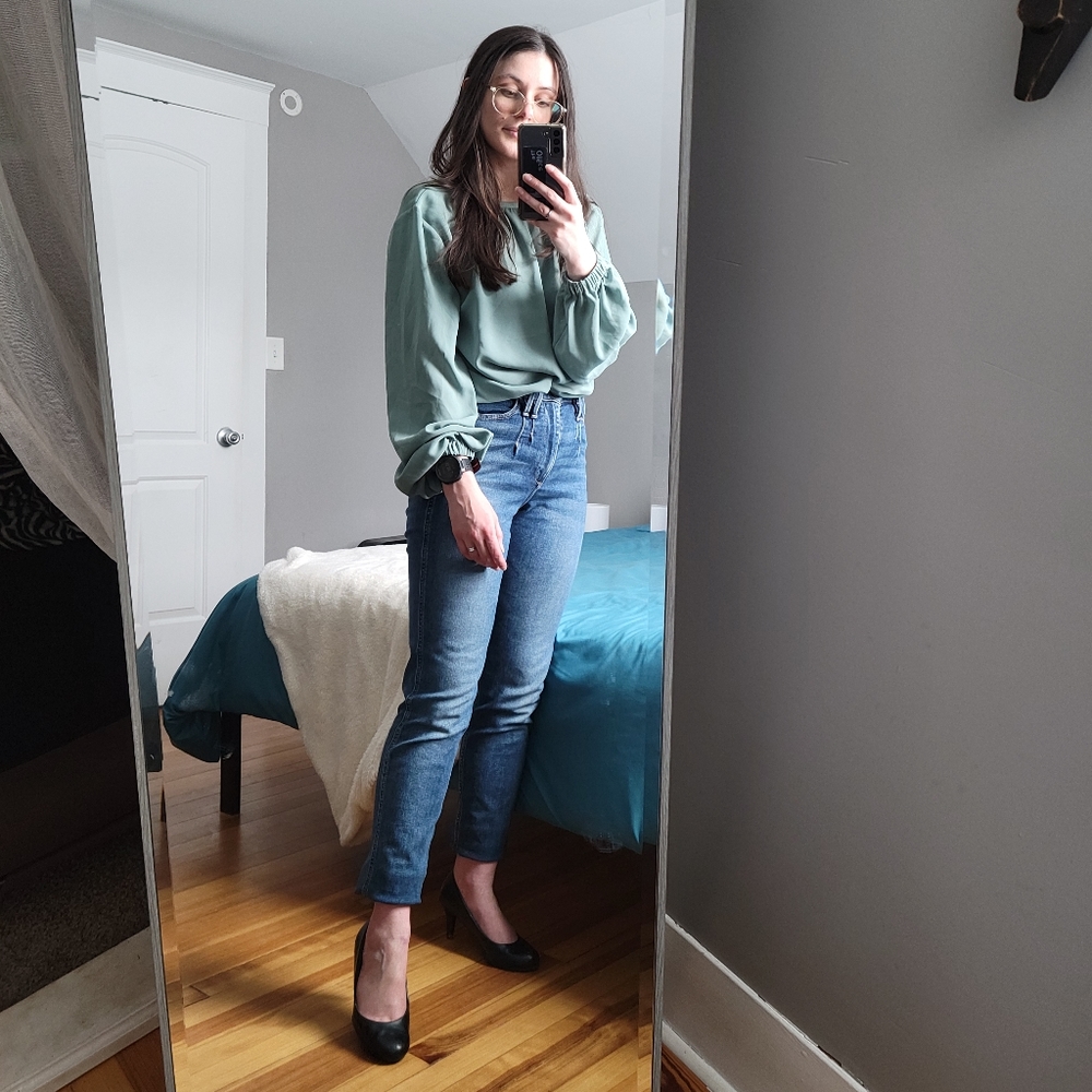 Hollister High-Rise Mom Jeans